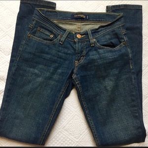 Levi’s skiny dark wash, super low size 0 Medium